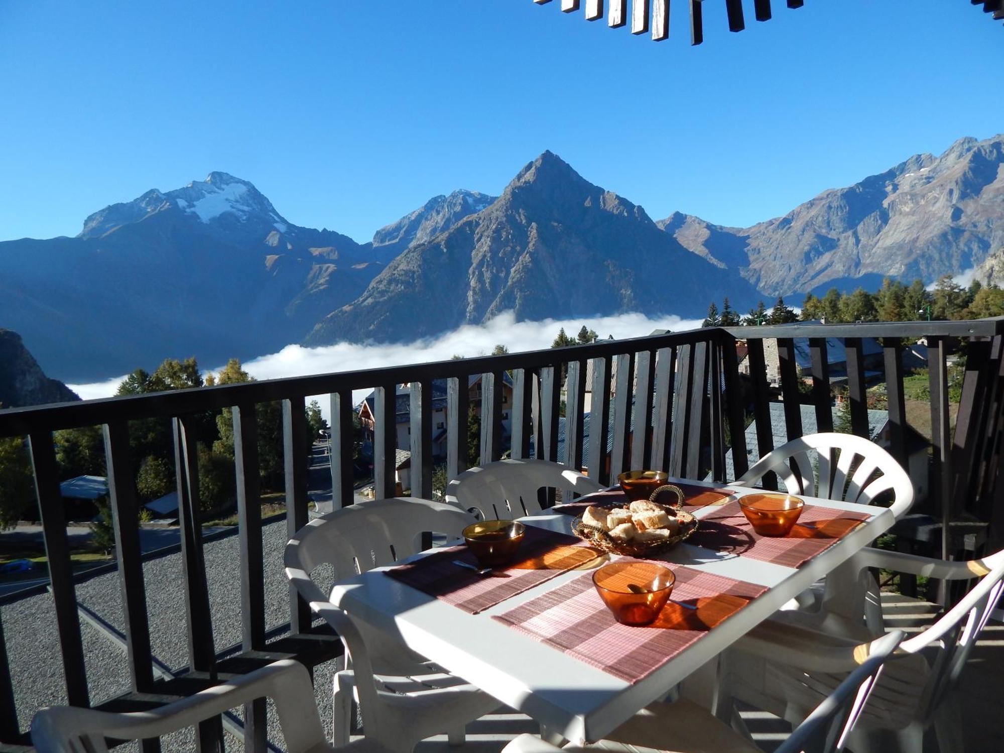 Chalet Le Diable: Ski-in/Ski-out with Panoramic Views Les Deux Alpes Exterior photo